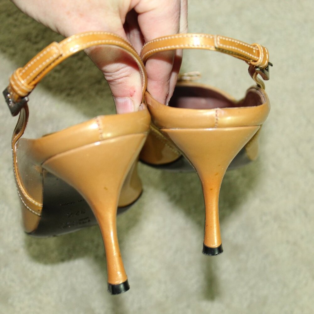 Prada Women's Size 7 / 37.5 Gold Patent Leather 3" Kitten Heel Bow Slingback - Picture 6 of 10